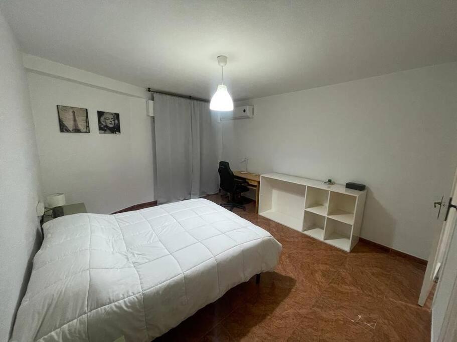 Lovely One Bedroom Flat- Excellent Location กรานาดา ภายนอก รูปภาพ